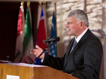 Facebook se disculpa con Franklin Graham por prohibición temporal
