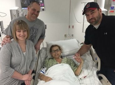 Mujer vence cáncer tras recibir donación de hígado de miembro de iglesia