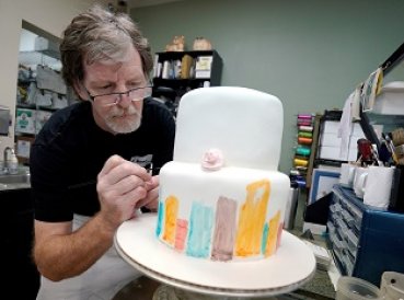 Pastelero cristiano vuelve a tribunal por negarse a hacer pastel gay