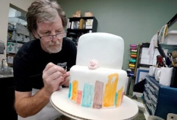 Pastelero cristiano vuelve a tribunal por negarse a hacer pastel gay