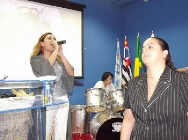 Supuesta pastora lésbica, dice en TV que “Dios me creó así”
