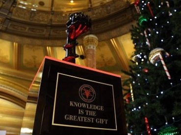 Templo Satánico pone a Satanás como héroe en “pesebre”