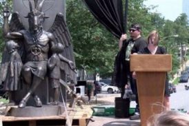 “Vemos a Satanás como un héroe”, dicen satanistas al manipular pesebre