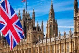 Propuesta quiere prohibir oraciones diarias en parlamento británico