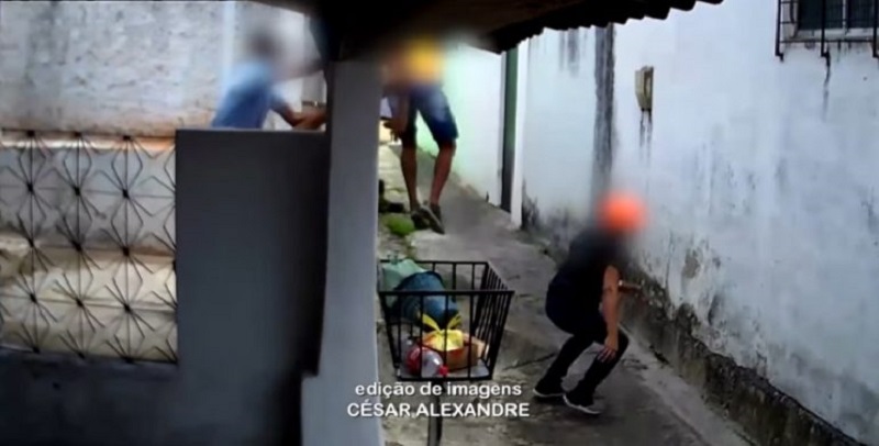 Víctima de asalto habla en “lenguas extrañas” y arma de asaltante falla