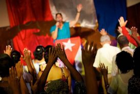 Gobierno cubano amenaza a pastor por predicar contra nueva Constitución