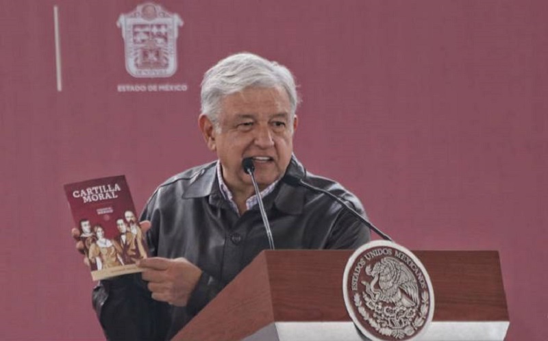 Líderes evangélicos acuerdan distribuir la Cartilla Moral de AMLO