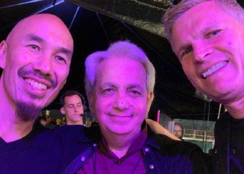 Francis Chan criticado por compartir escenario con Benny Hinn