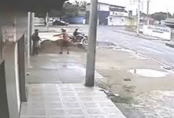 Ladrones asaltan iglesia durante culto, pero se arrepienten
